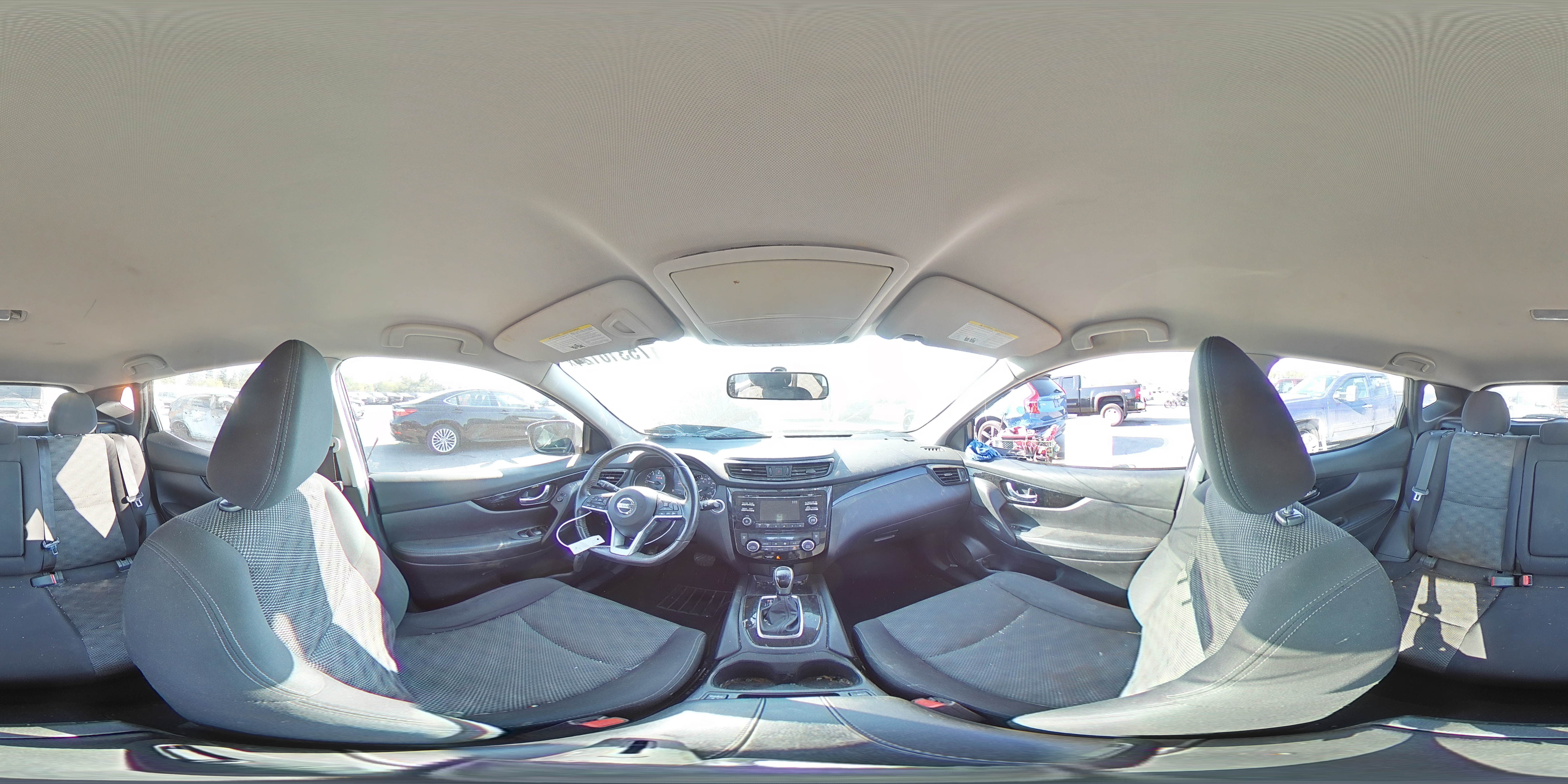 2018 Nissan Rogue - Image 13