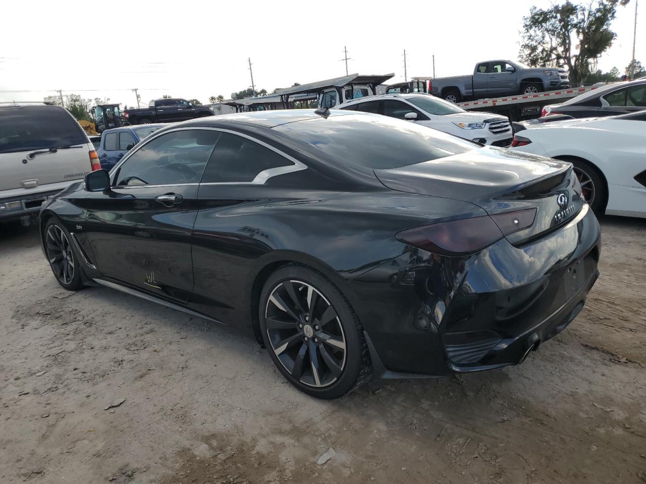 JN1EV7EK4HM361961 2017 Infiniti Q60 Premium