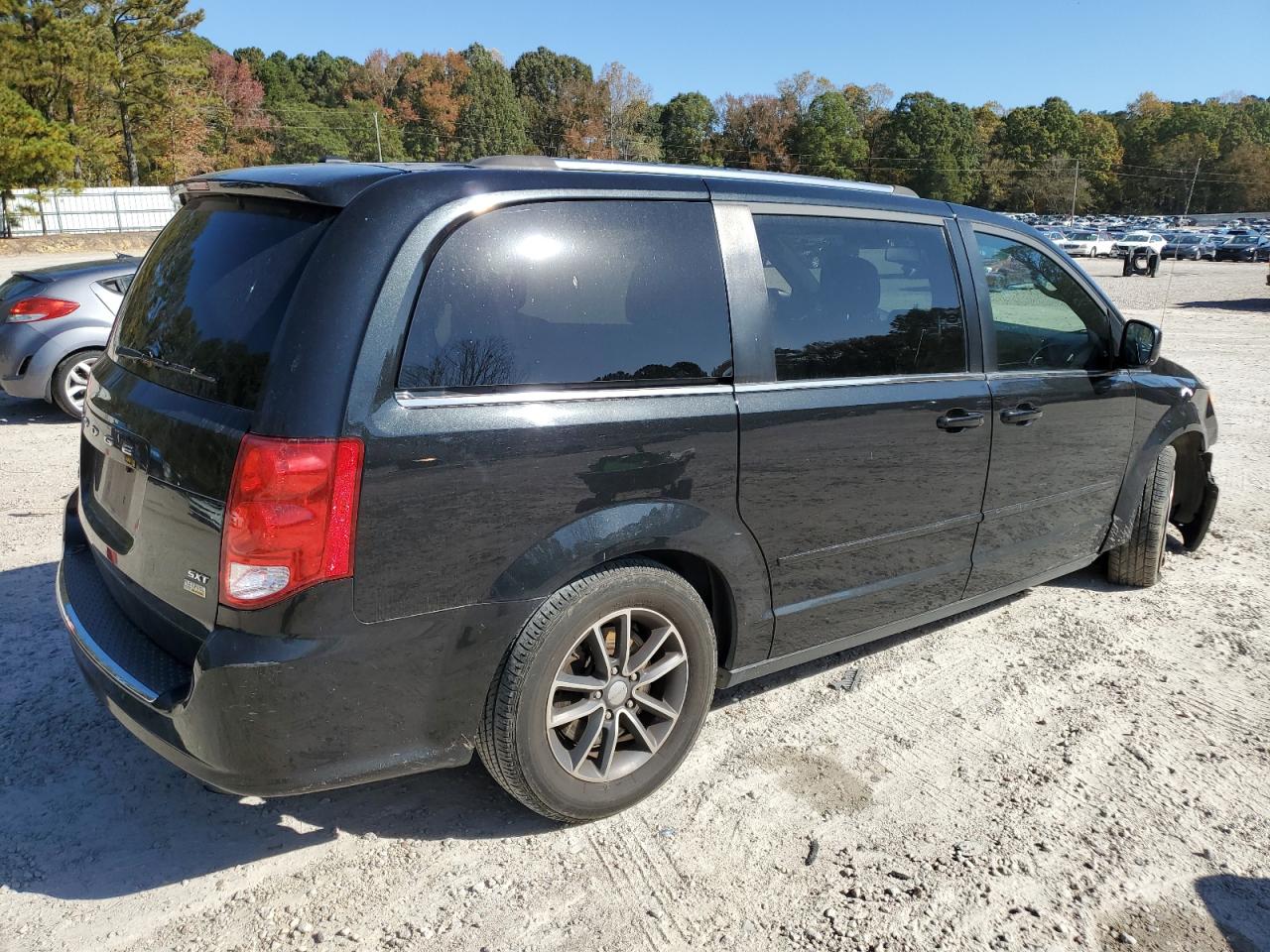 2017 Dodge Caravan - Image 3