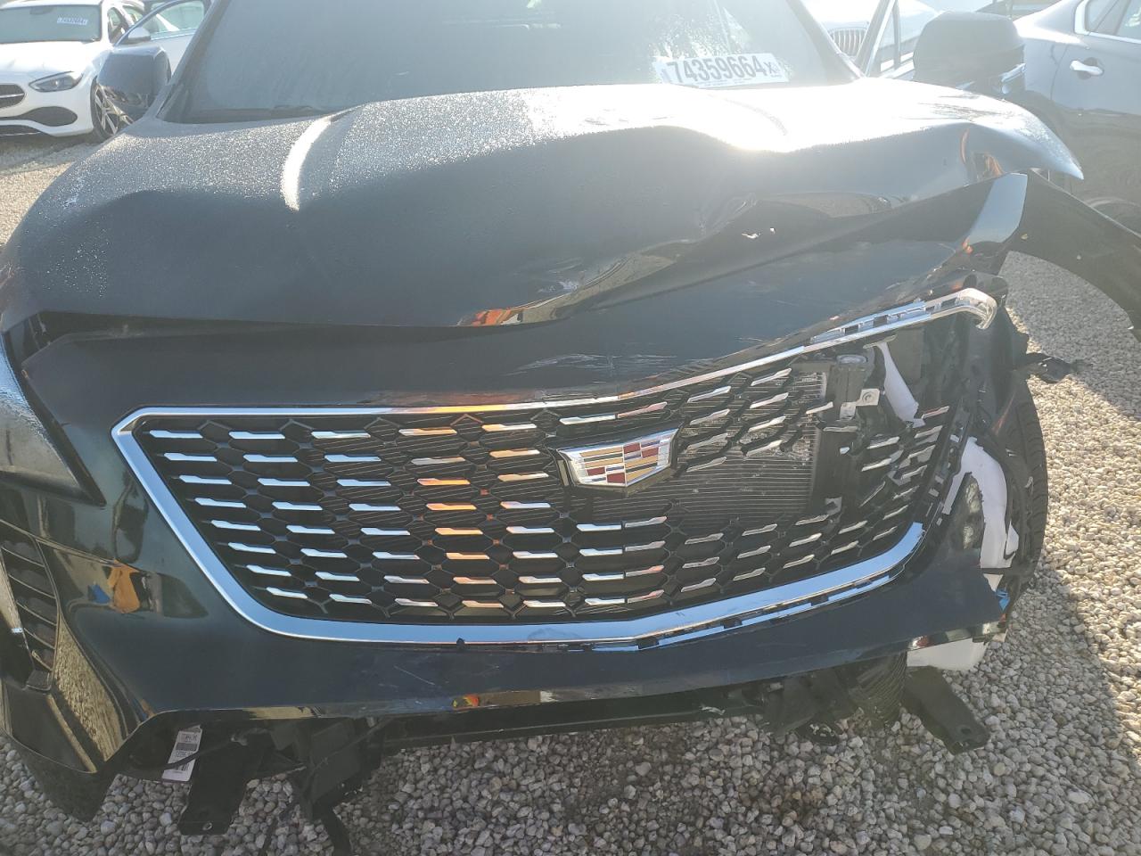 1GYAZAR45NF136810 2022 Cadillac Xt4 Luxury