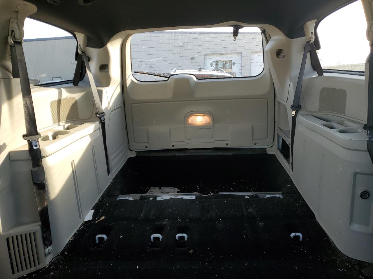 2019 Dodge Caravan - Image 10