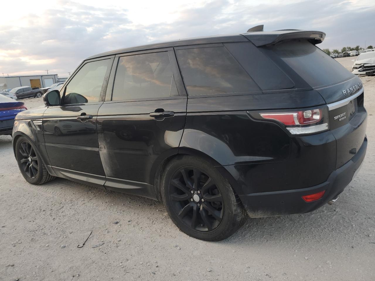 2017 Land Rover Range Rover - Image 2