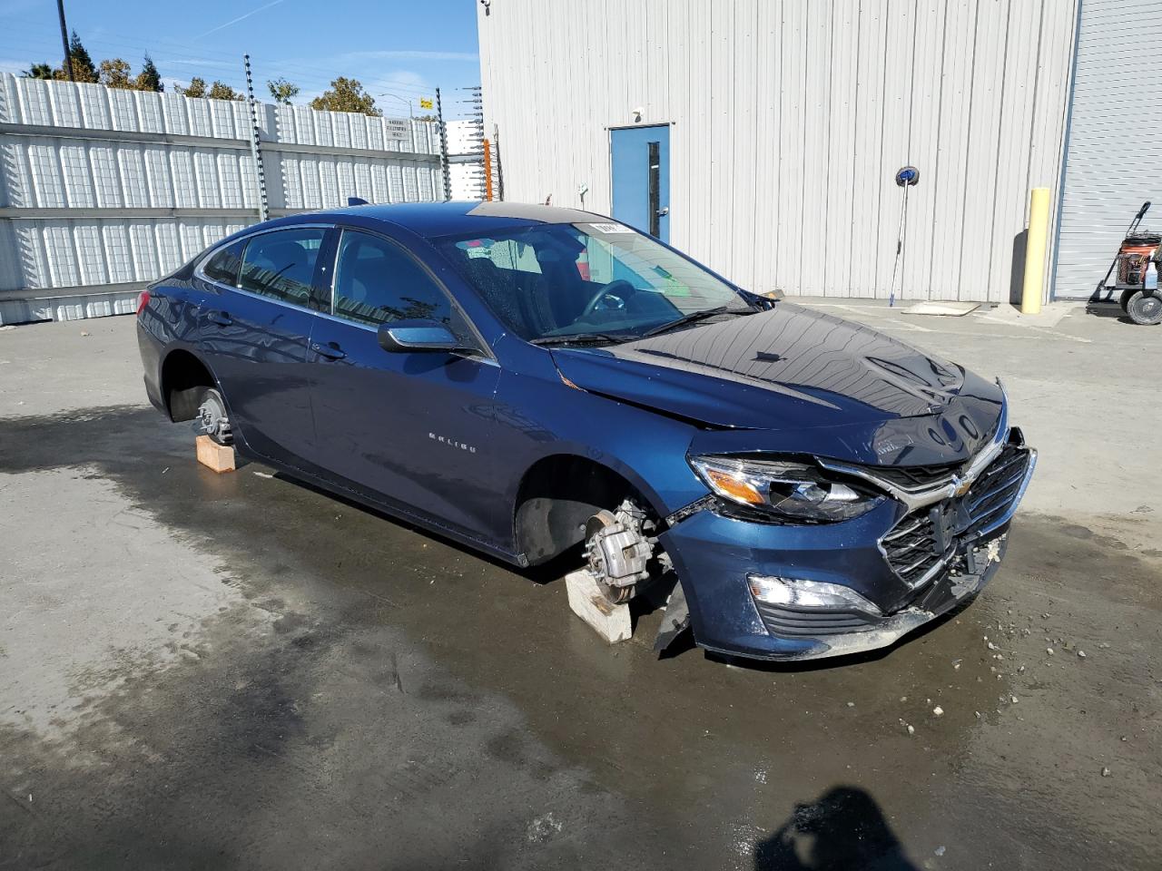 2022 Chevrolet Malibu - Image 4