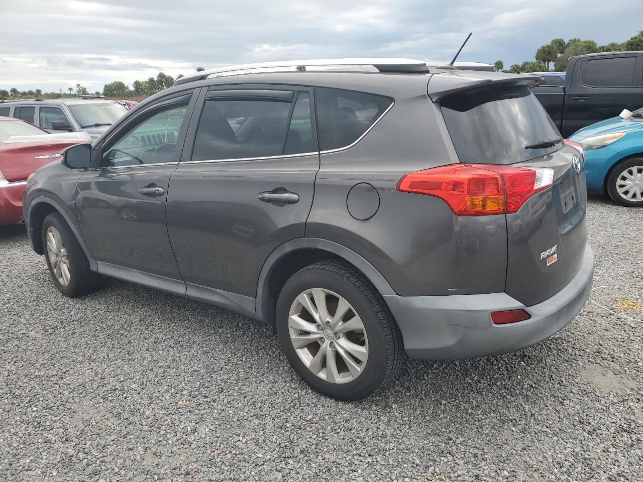 2015 Toyota RAV 4 - Image 2
