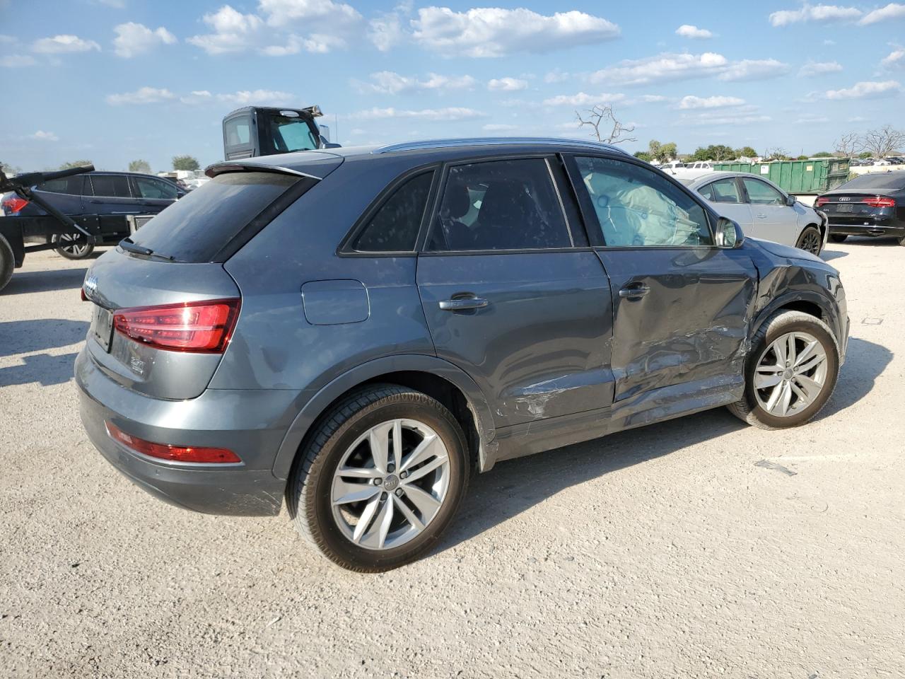 2017 Audi Q3 - Image 3