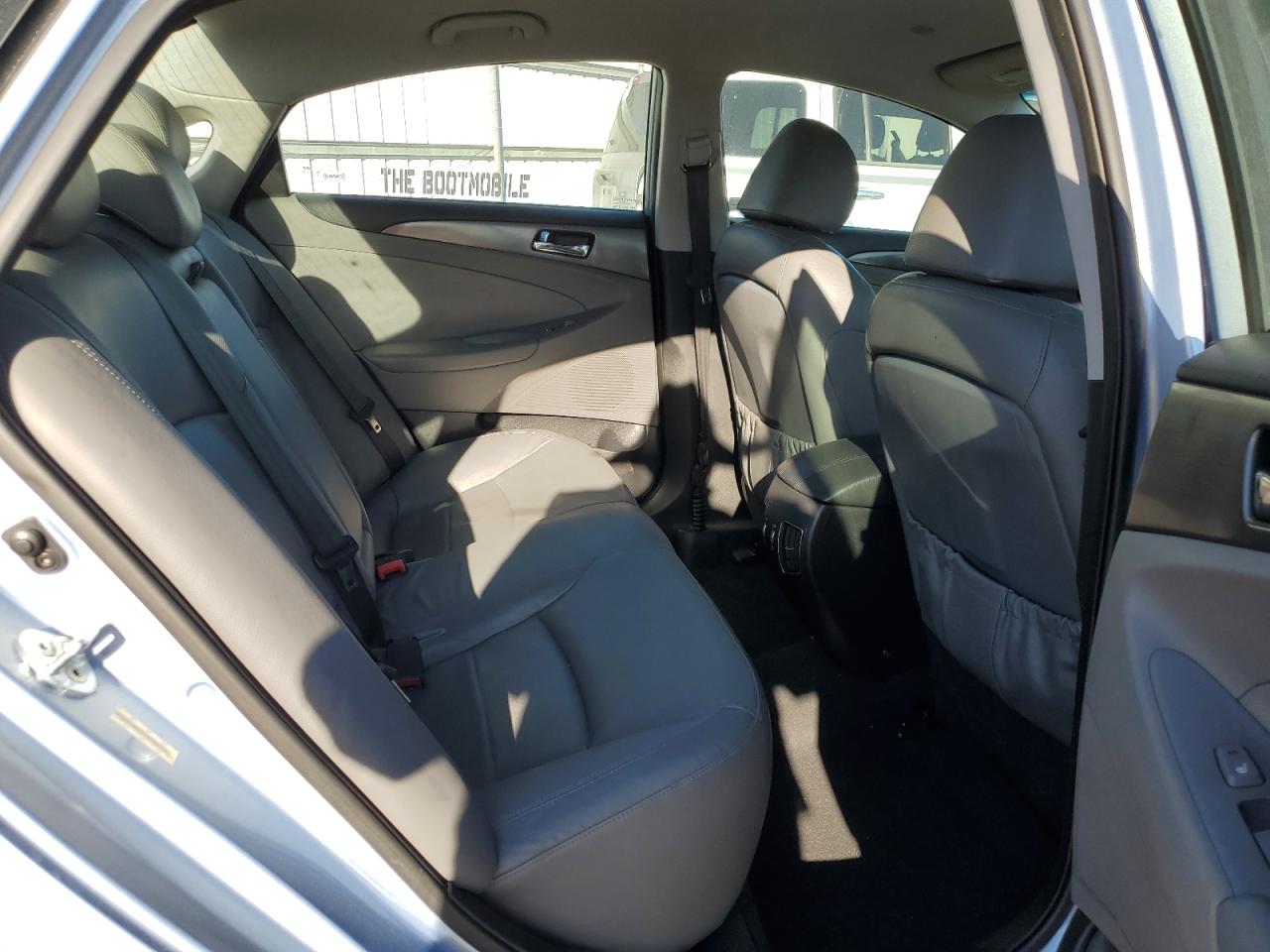 2012 Hyundai Sonata - Image 10