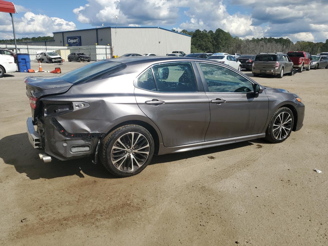 VIN 4T1B11HK3JU126943 2018 TOYOTA CAMRY no.3