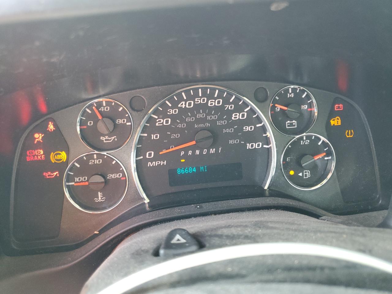 2010 Chevrolet Express - Image 9