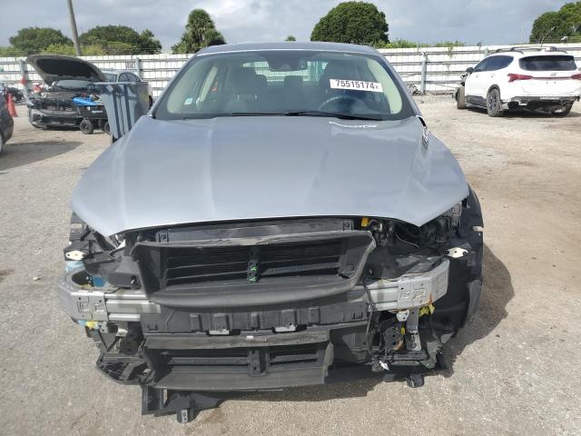 3FA6P0HD7LR122572 Ford Fusion SE 5