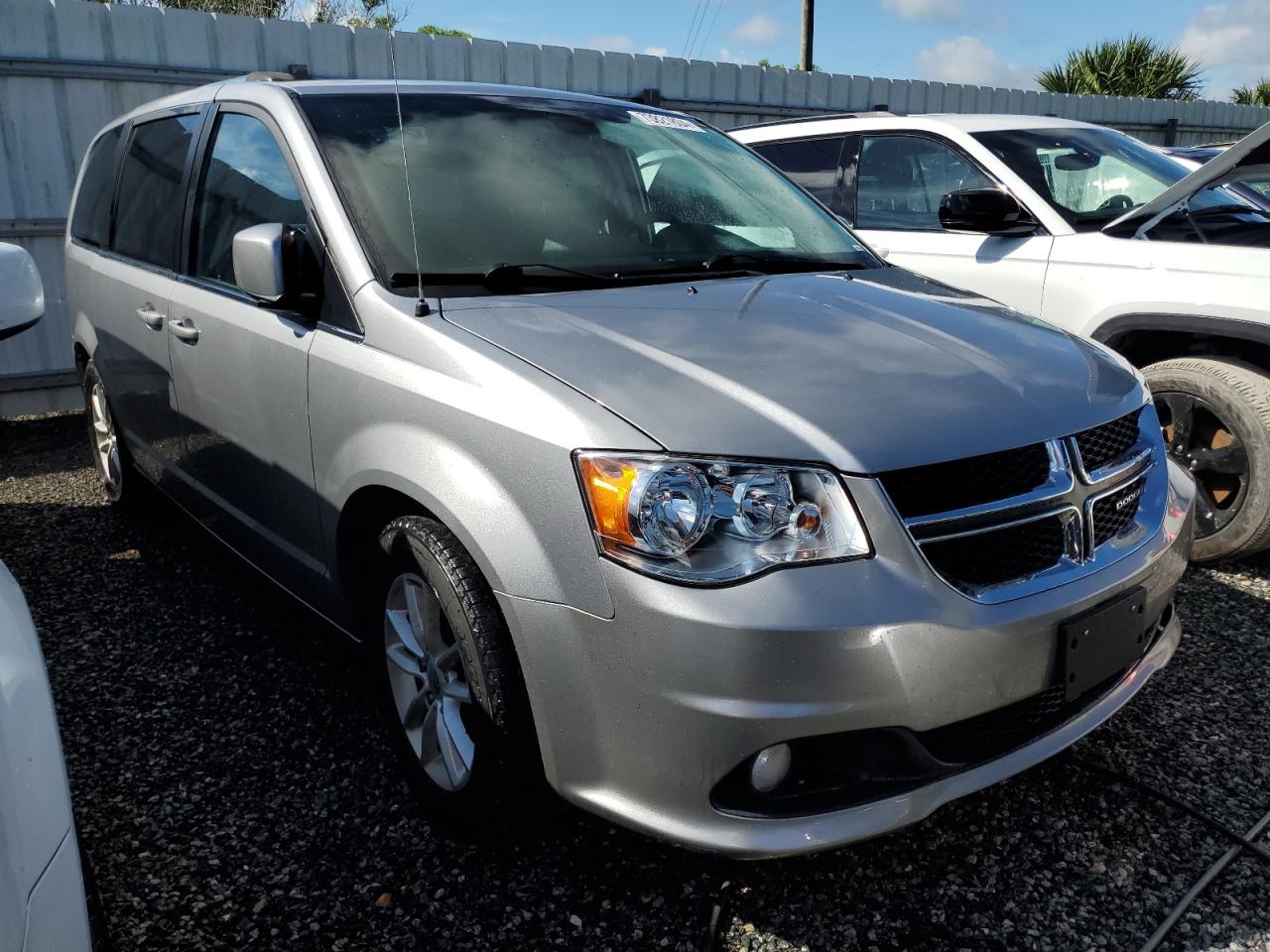 VIN 2C4RDGCG2KR712869 2019 DODGE CARAVAN no.4