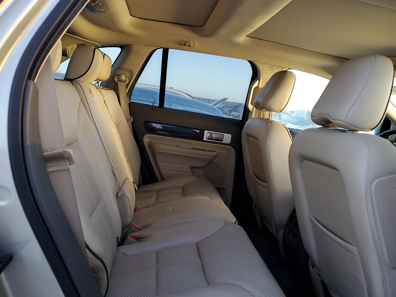 2010 Lincoln MKX - Image 11