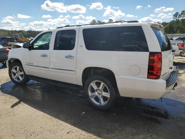  CHEVROLET SUBURBAN 2014 Белы