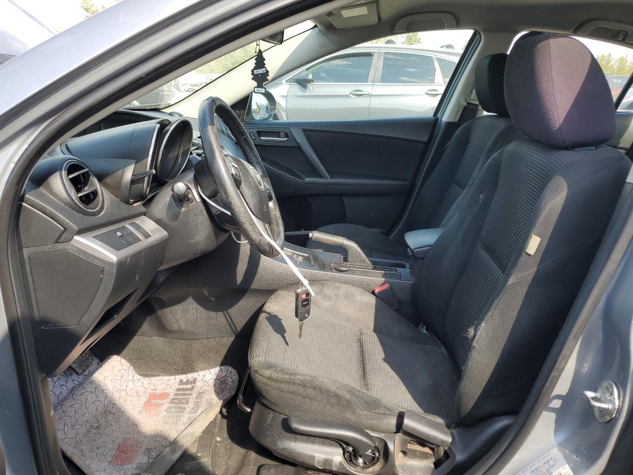 2012 Mazda 3 - Image 7