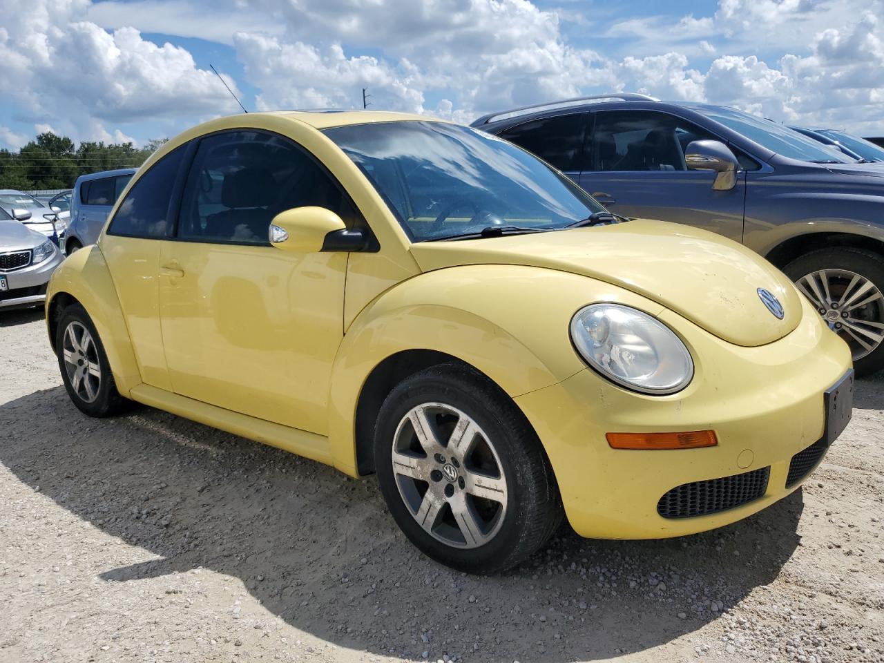 2006 Volkswagen Beetle - Image 4