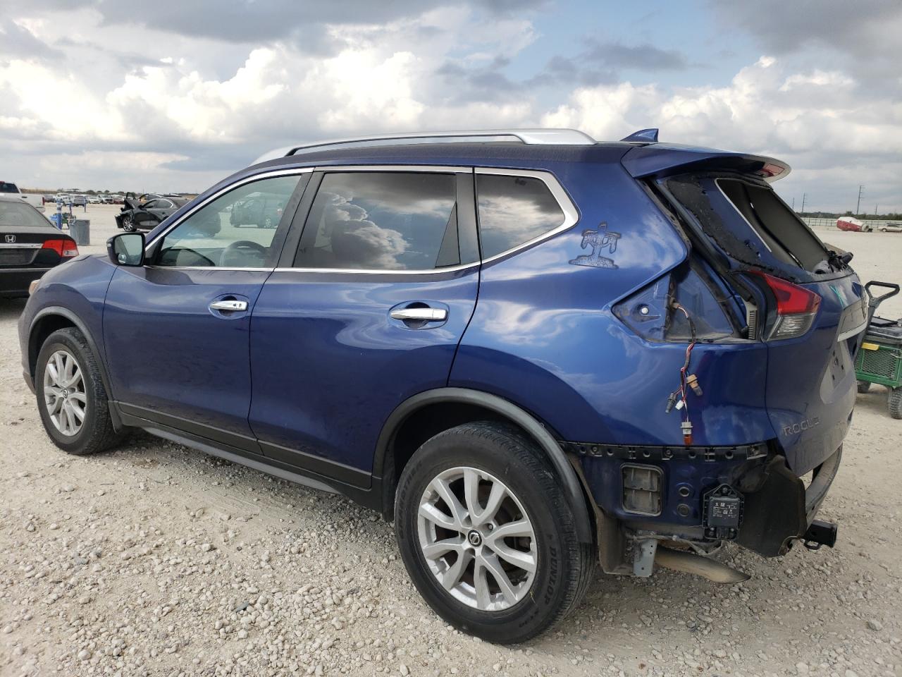 2018 Nissan Rogue - Image 2