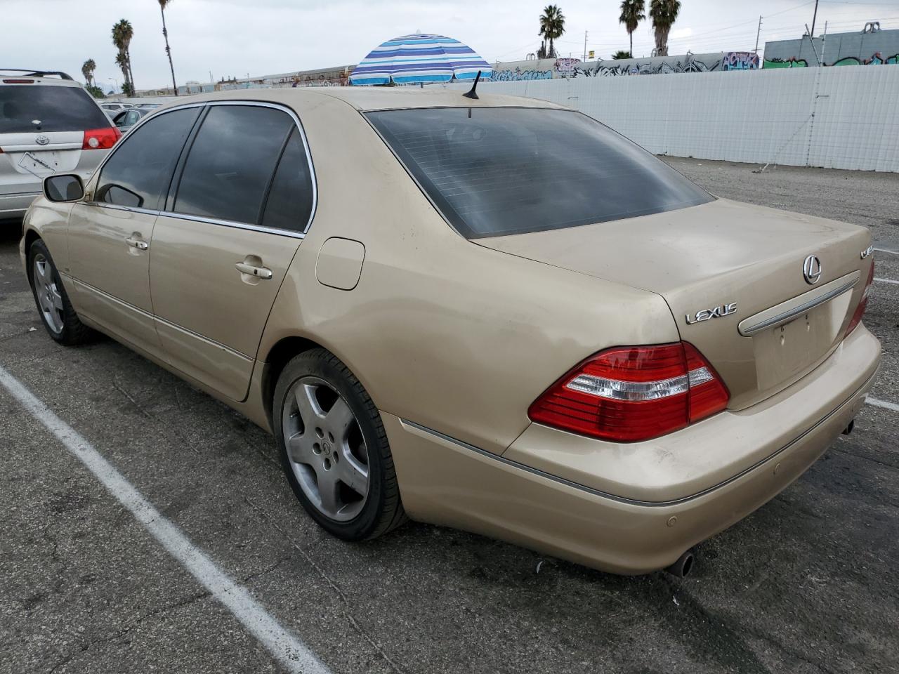 2004 Lexus LS - Image 2