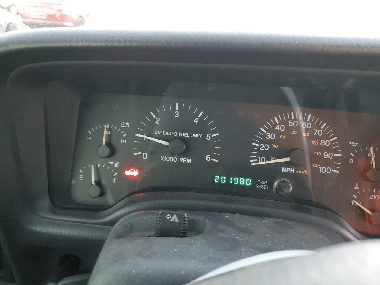 1998 Jeep Grand Cherokee - Image 9