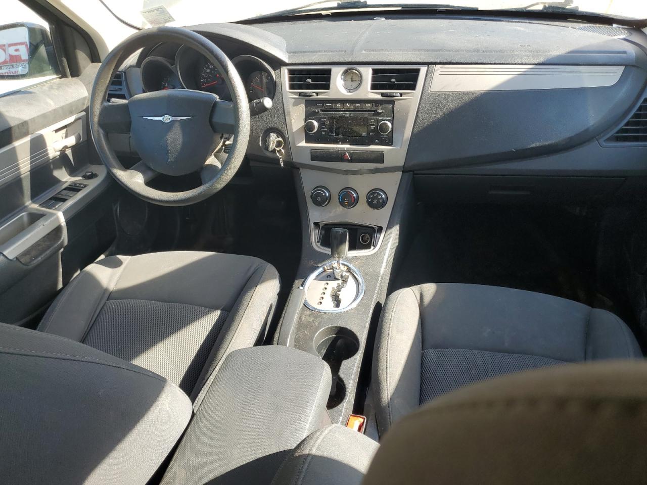 2010 Chrysler Sebring - Image 8