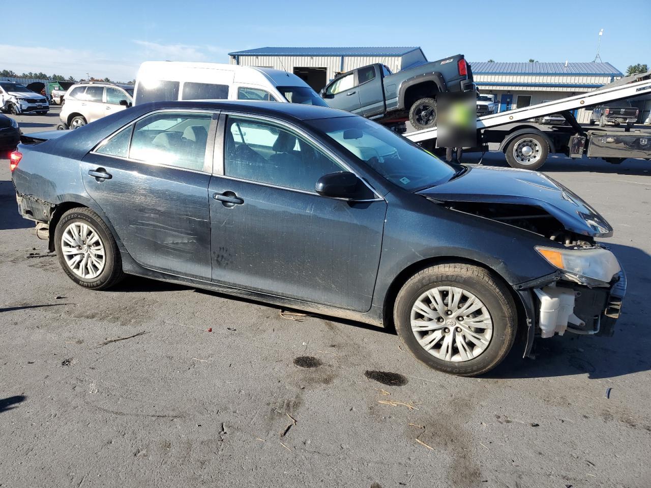 2014 Toyota Camry - Image 4