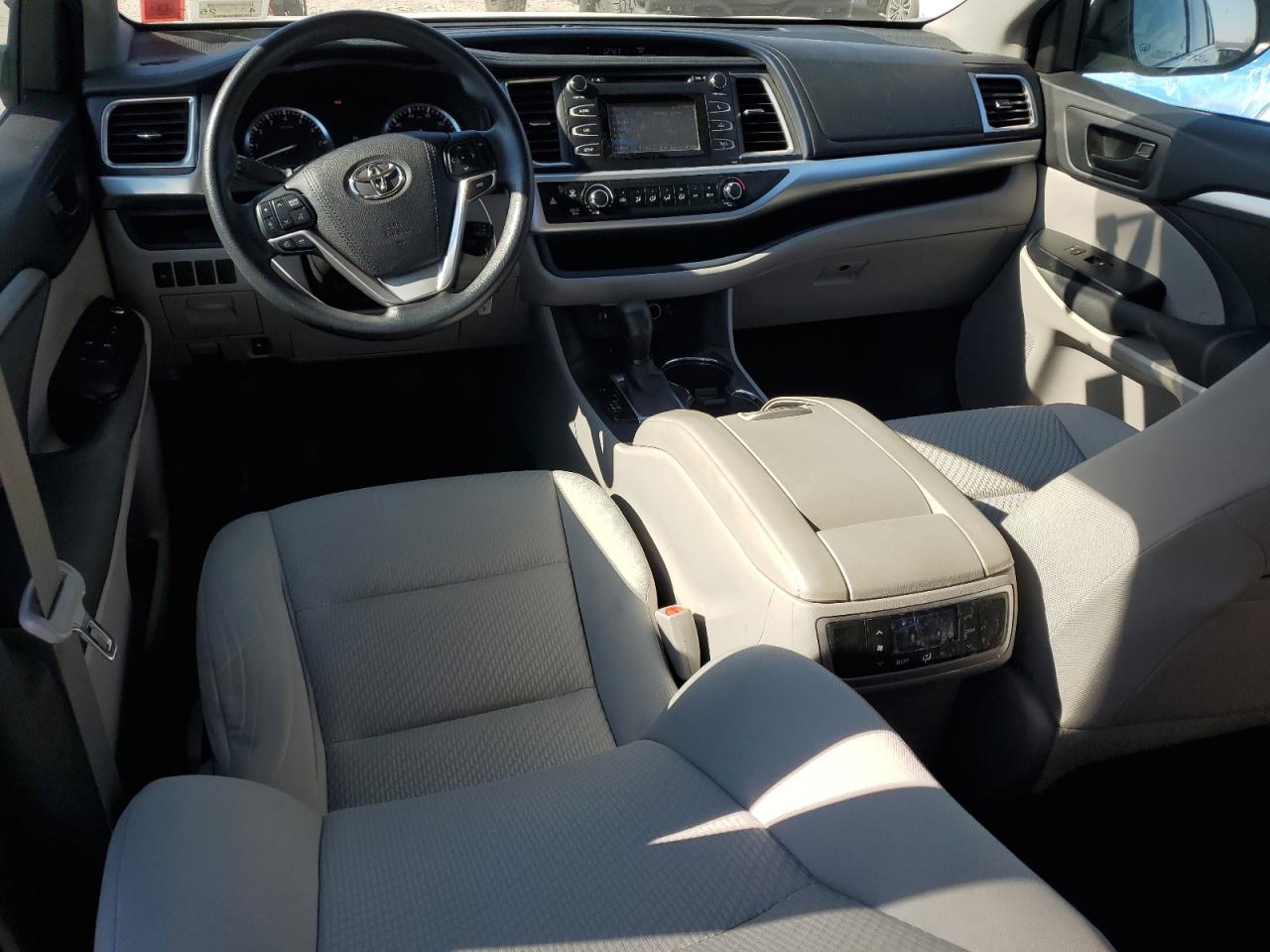 2015 Toyota Highlander Le VIN: 5TDBKRFH1FS223013 Lot: 77164404