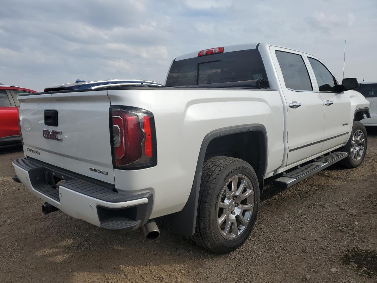 2018 GMC Sierra - Image 3