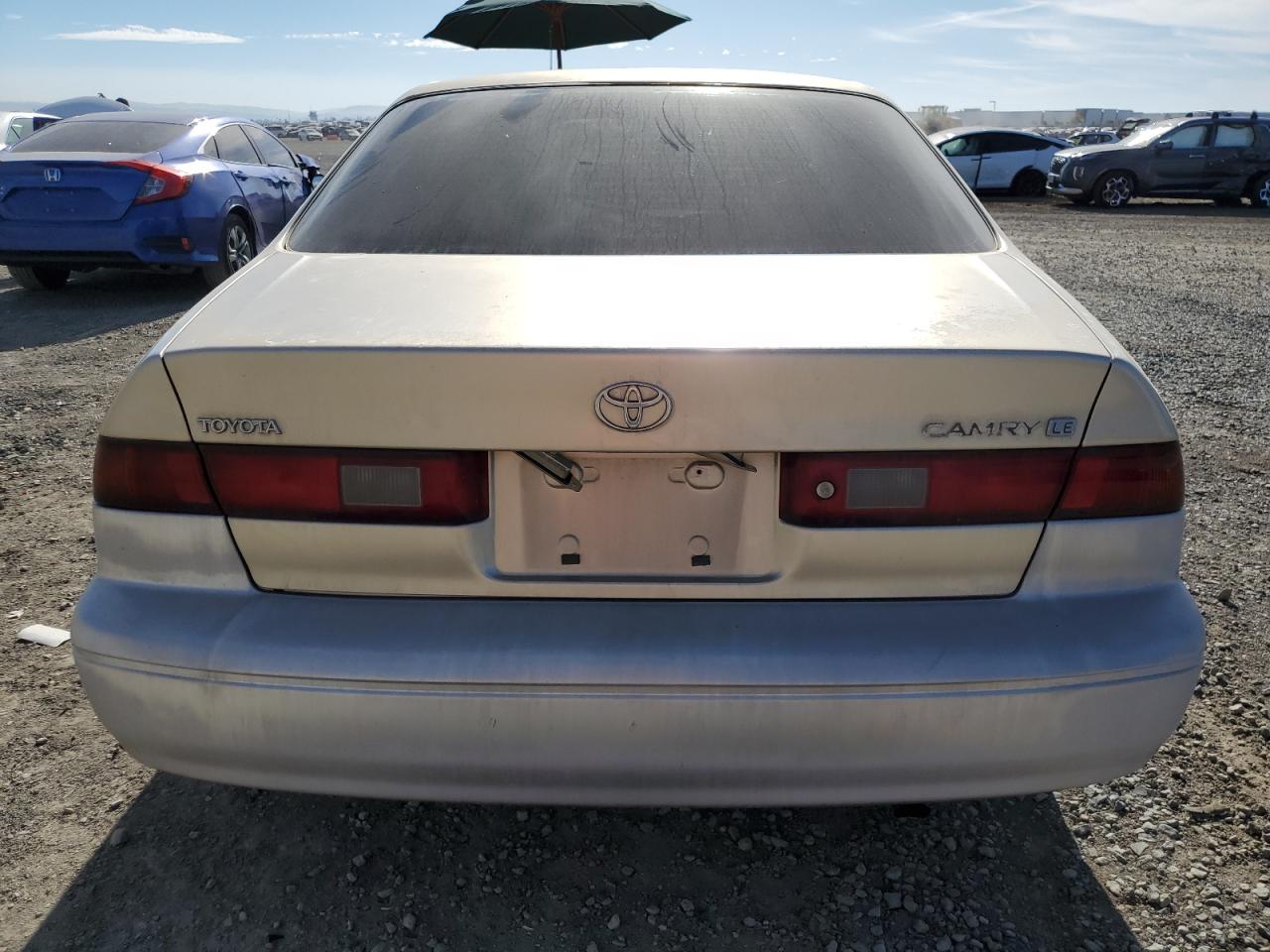 JT2BG22K9X0316515 1999 Toyota Camry Le