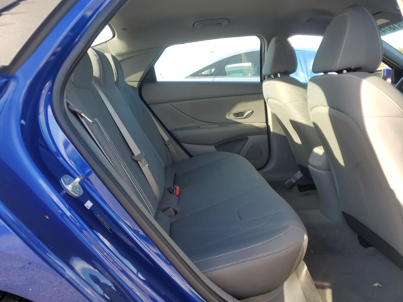 2021 Hyundai Elantra - Image 10