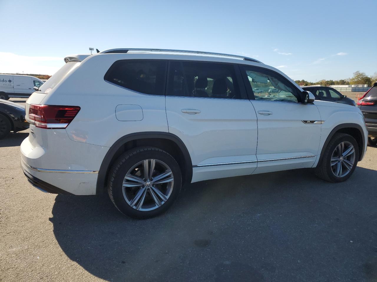 2019 Volkswagen Atlas - Image 3