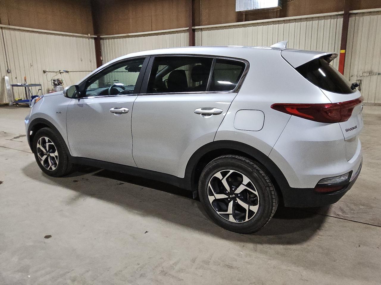 KNDPMCAC4N7011627 2022 KIA SPORTAGE - Image 2