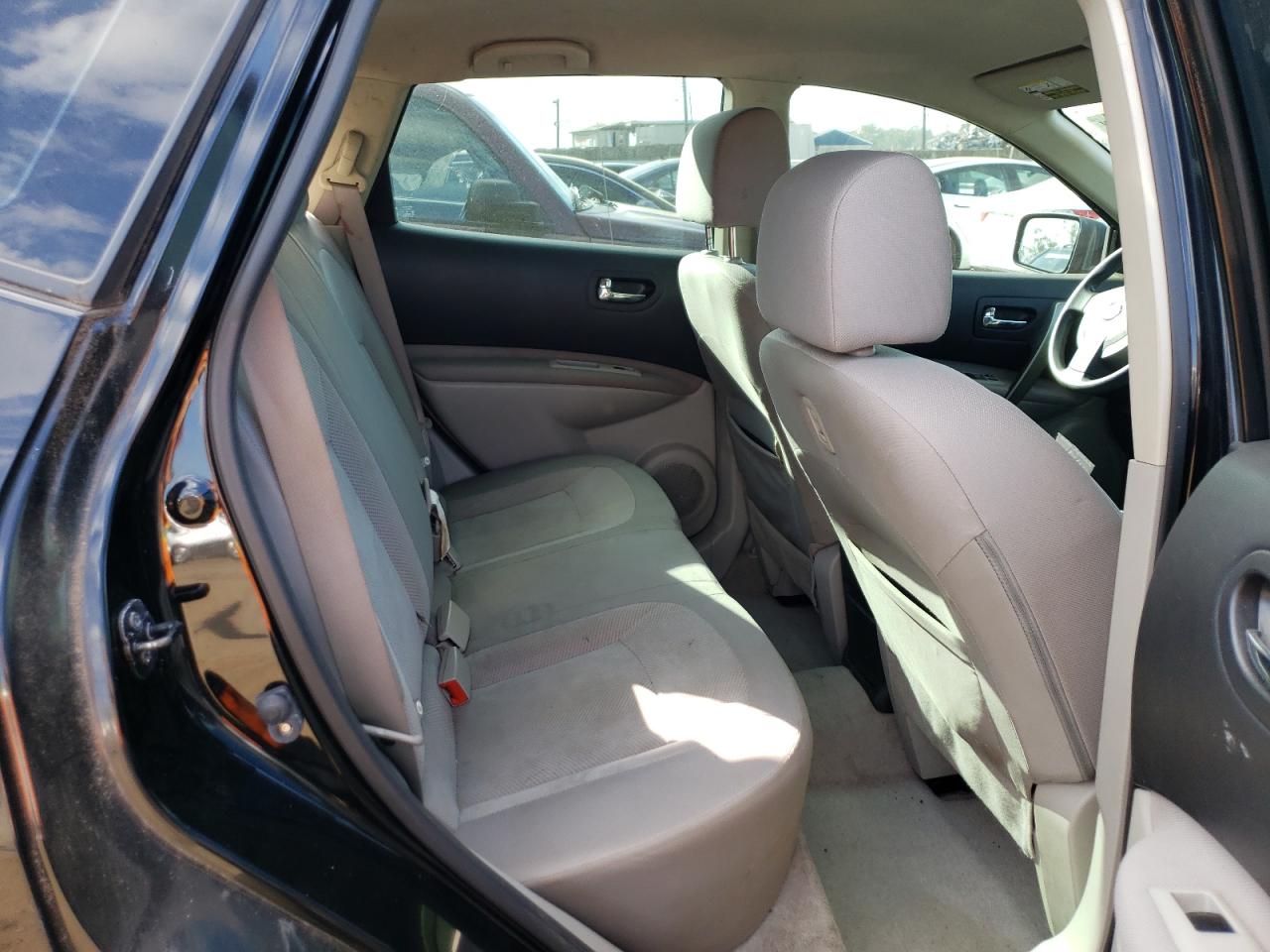 2011 Nissan Rogue - Image 11