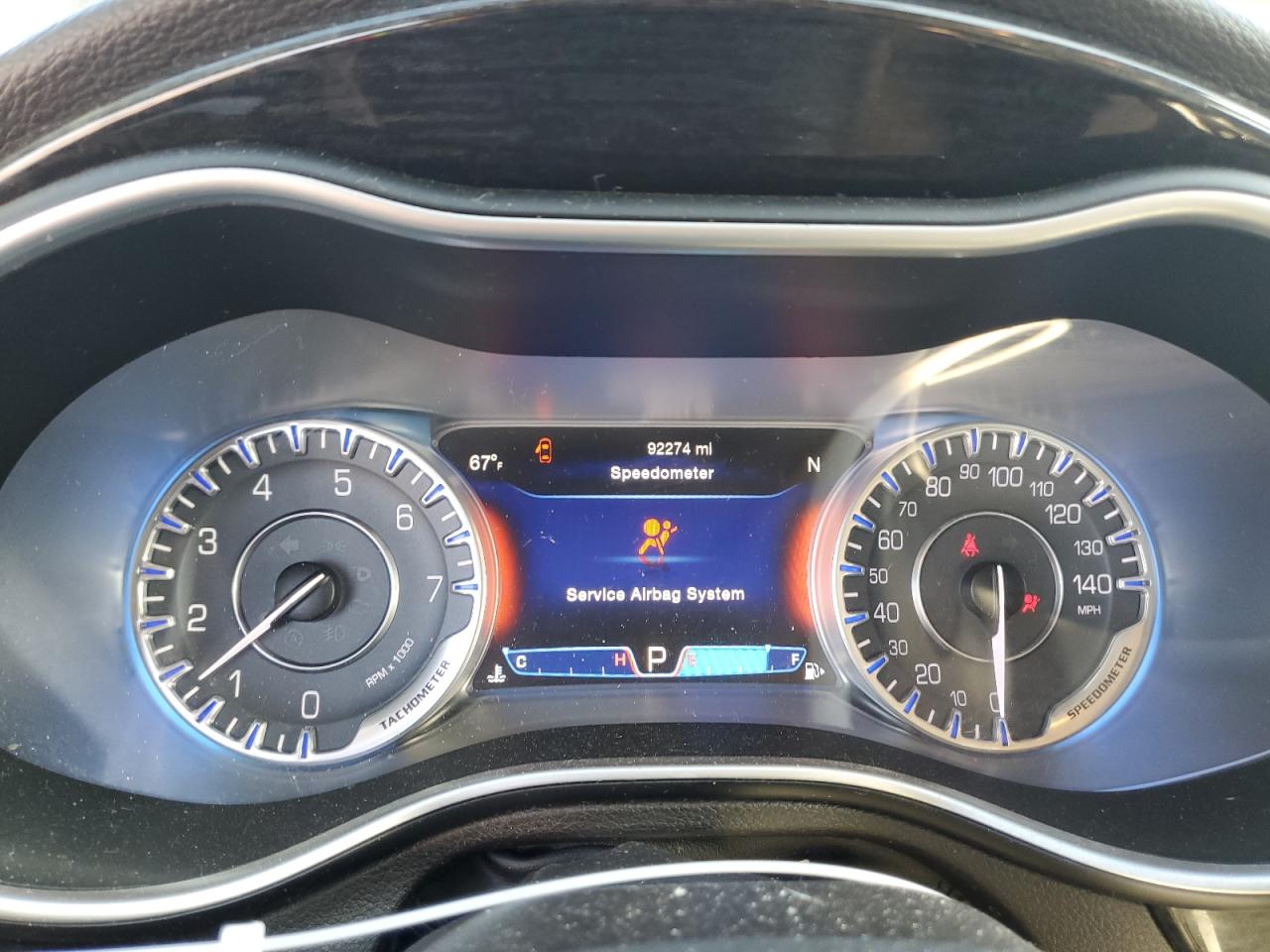 2015 Chrysler 200 - Image 9