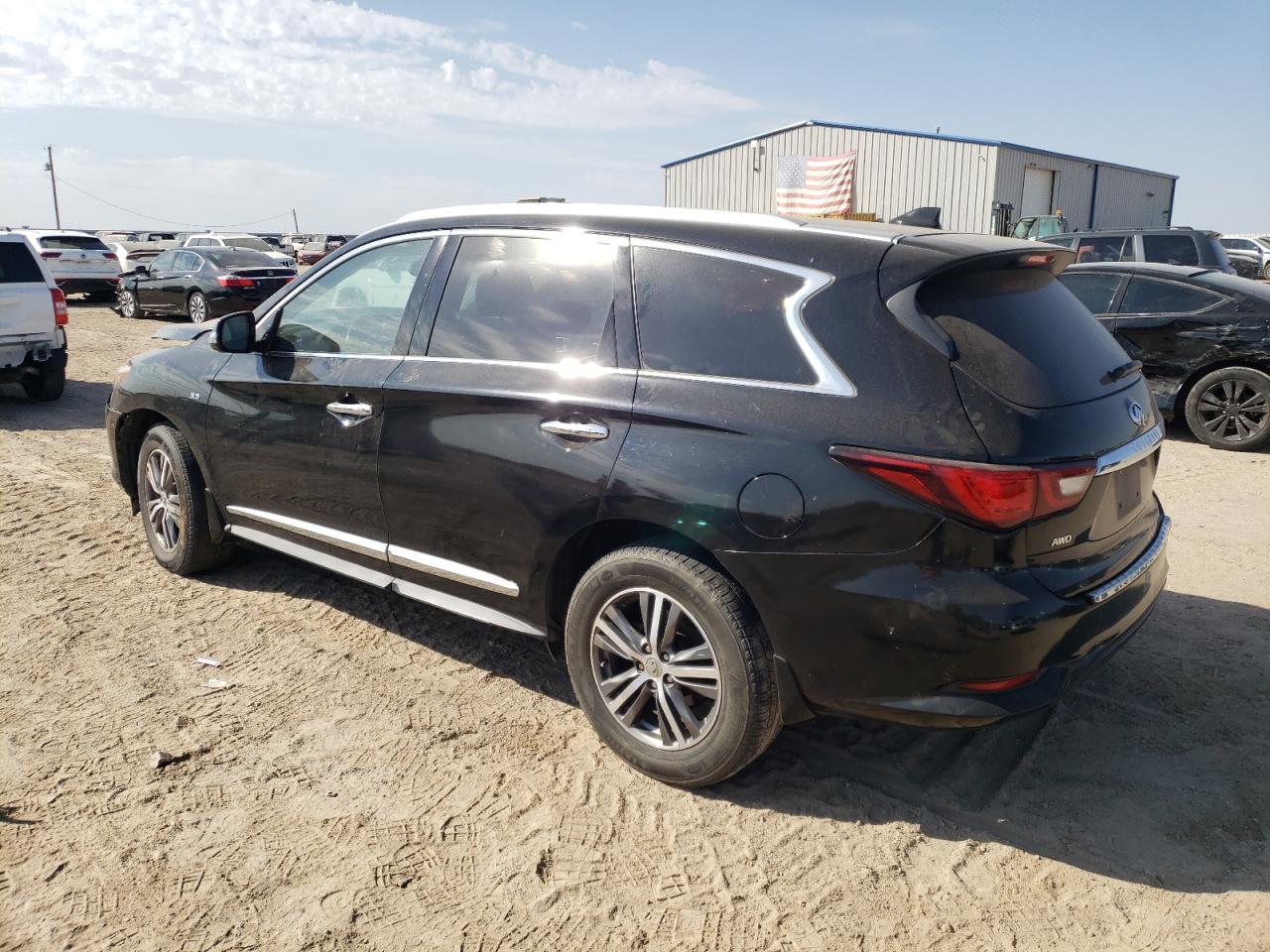 2019 Infiniti QX60 - Image 2
