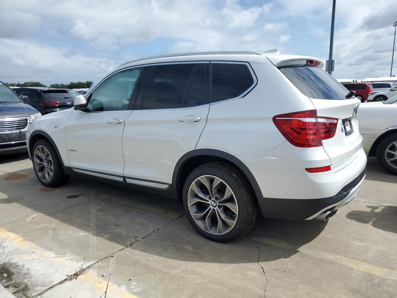 5UXWX9C52H0T11893 2017 BMW X3 - Image 2