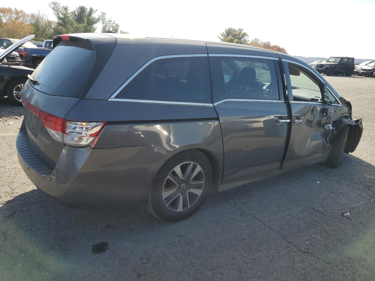 2015 Honda Odyssey - Image 3