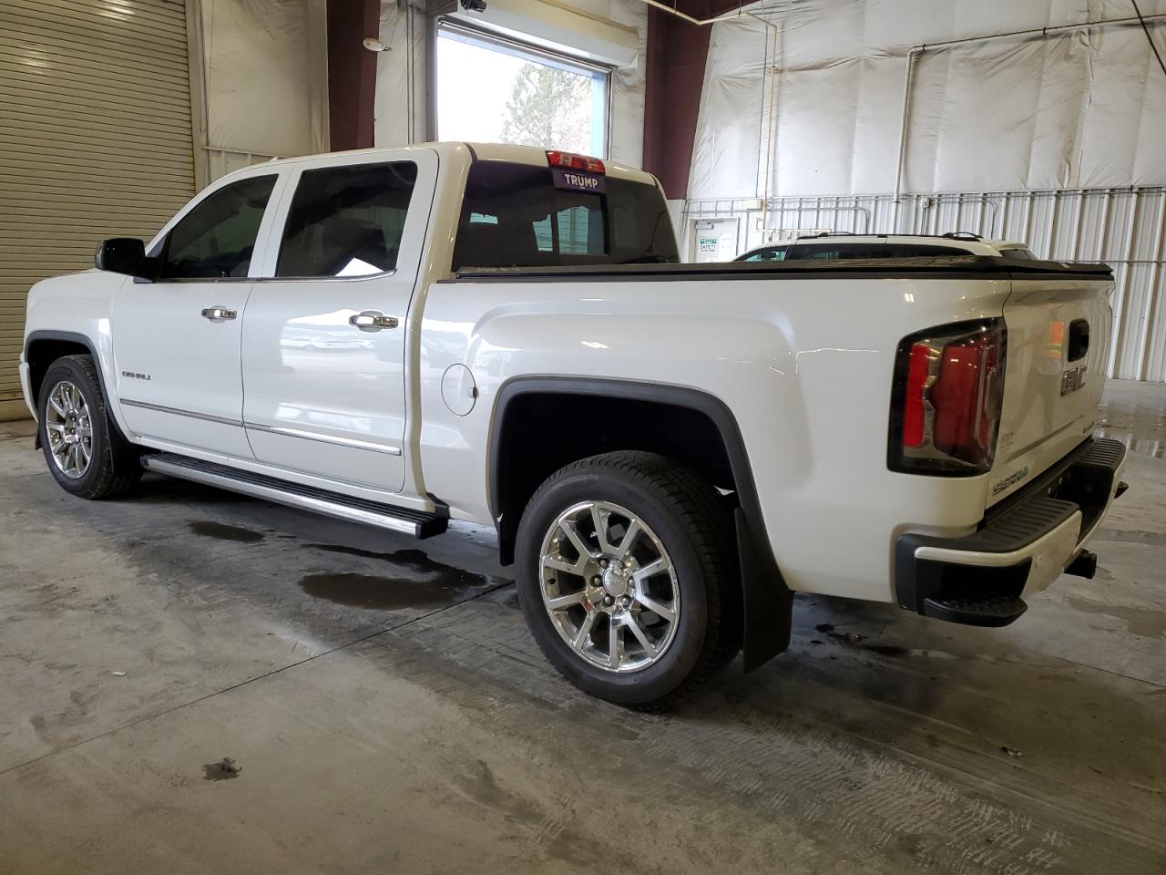 2017 GMC Sierra - Image 2