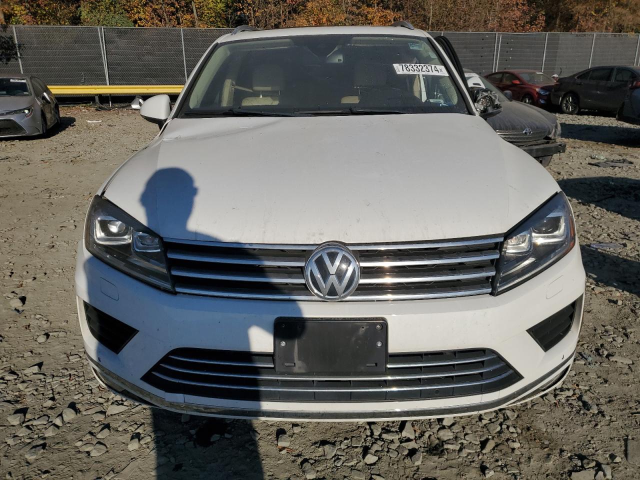 2019 Volkswagen Touareg - Image 5