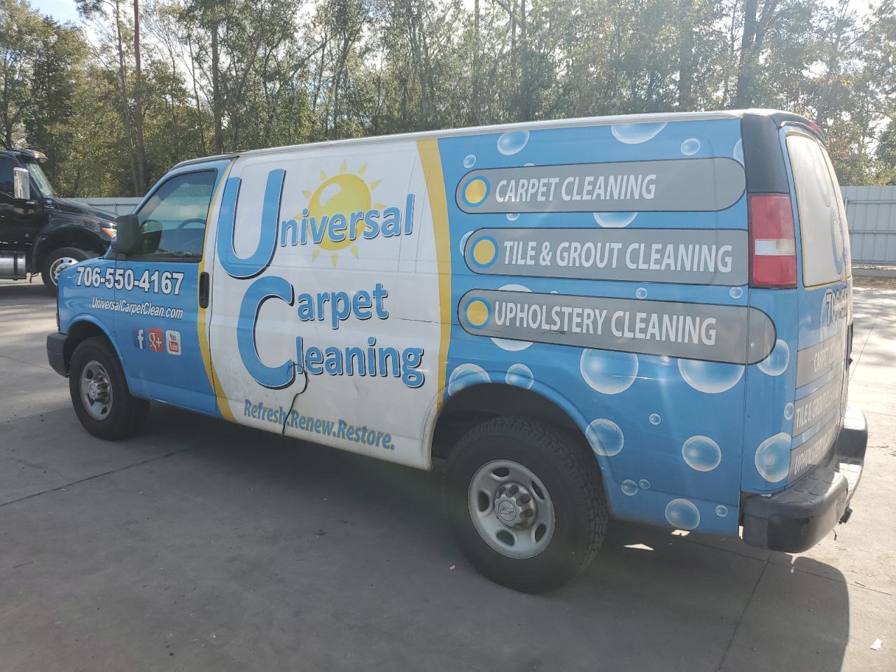 2015 Chevrolet Express - Image 2
