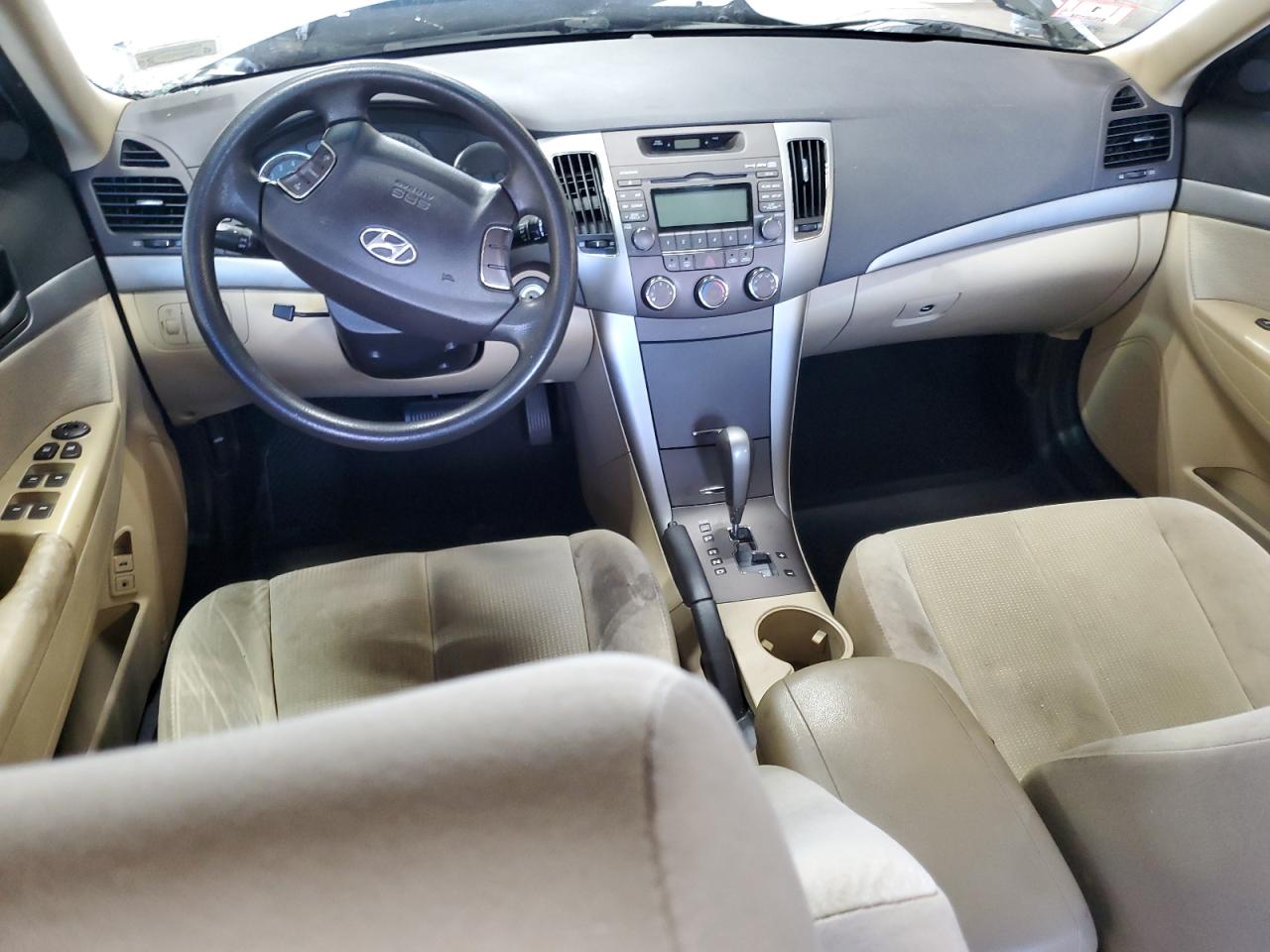 2010 Hyundai Sonata - Image 8