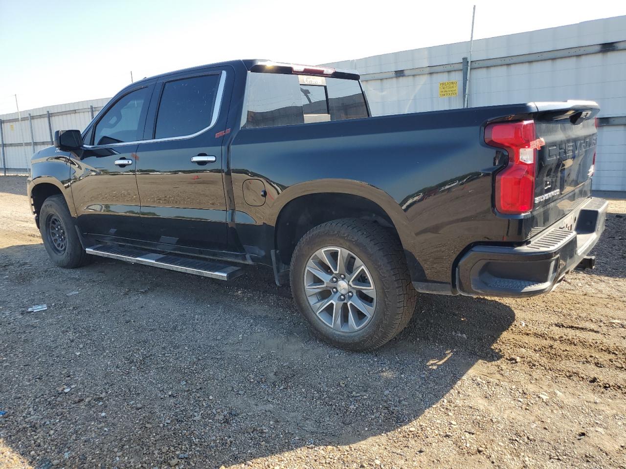 2021 Chevrolet Silverado - Image 2