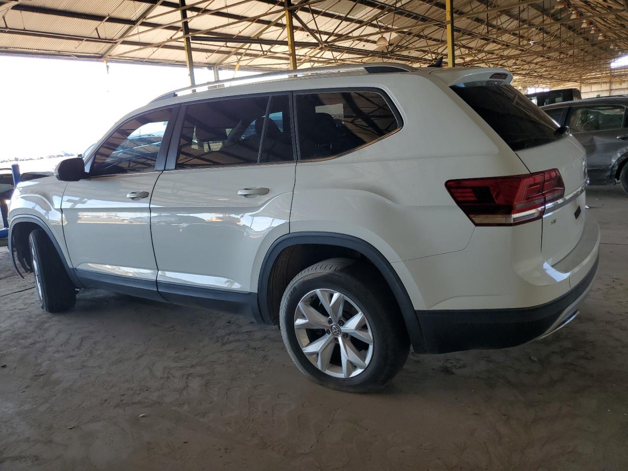 VIN 1V2CR2CA1JC567335 2018 VOLKSWAGEN ATLAS no.2