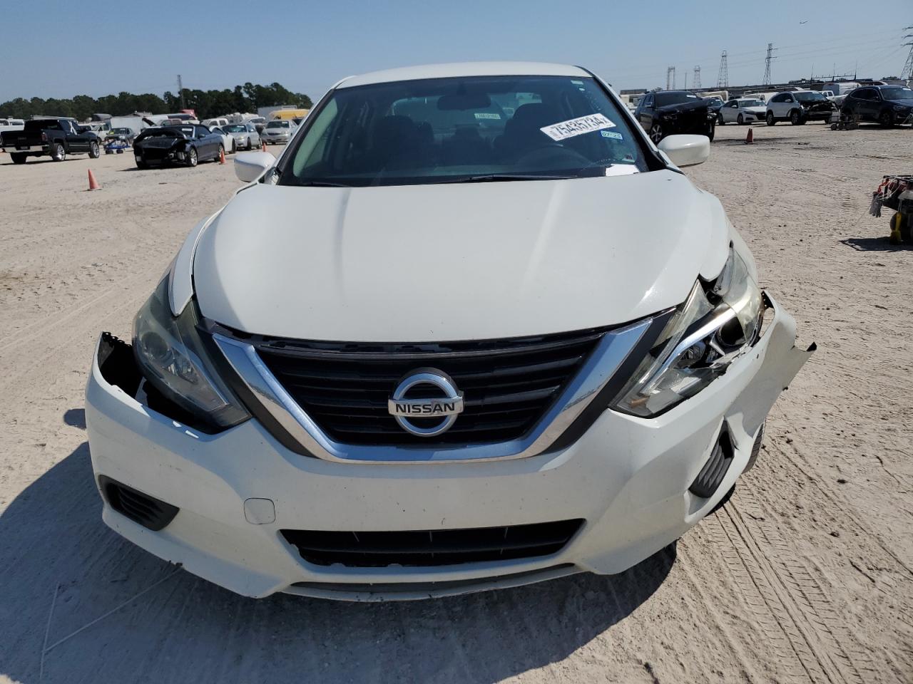 2017 Nissan Altima - Image 5
