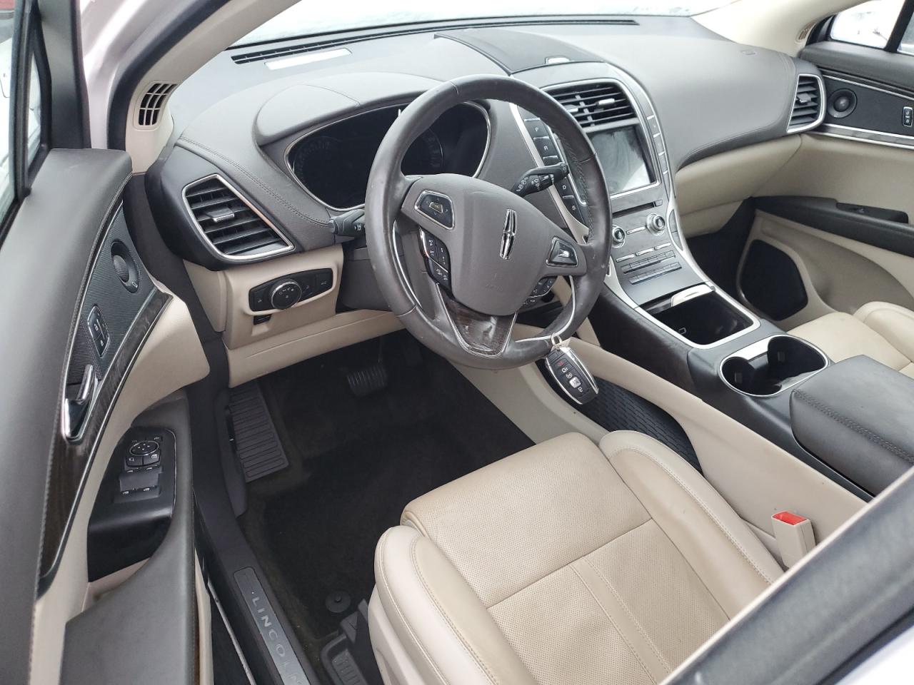 2018 Lincoln MKX - Image 8