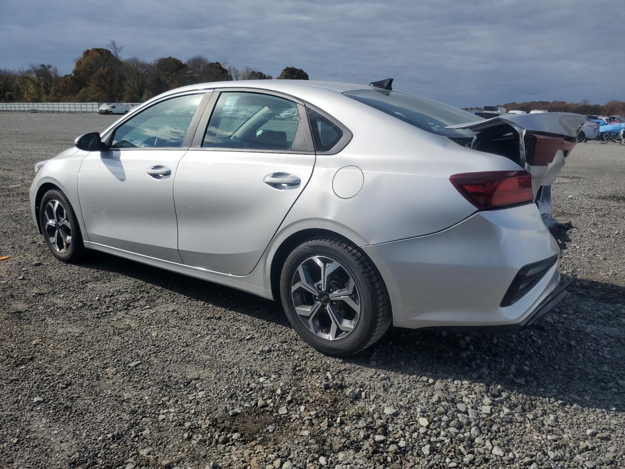 2019 Kia Forte - Image 2