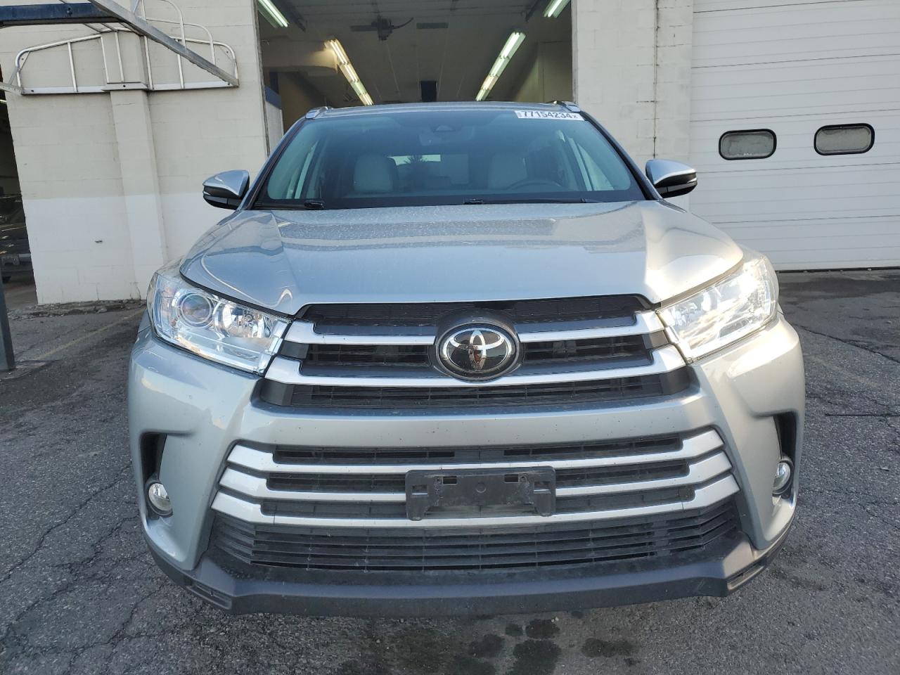 VIN 5TDJZRFH7KS593951 2019 TOYOTA HIGHLANDER no.5