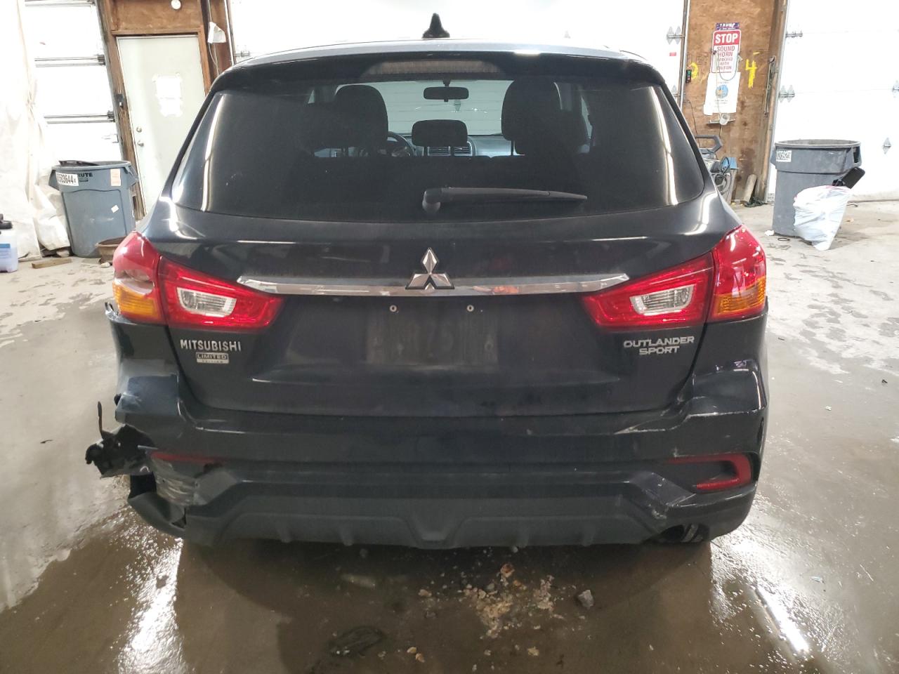 2018 Mitsubishi Outlander - Image 6