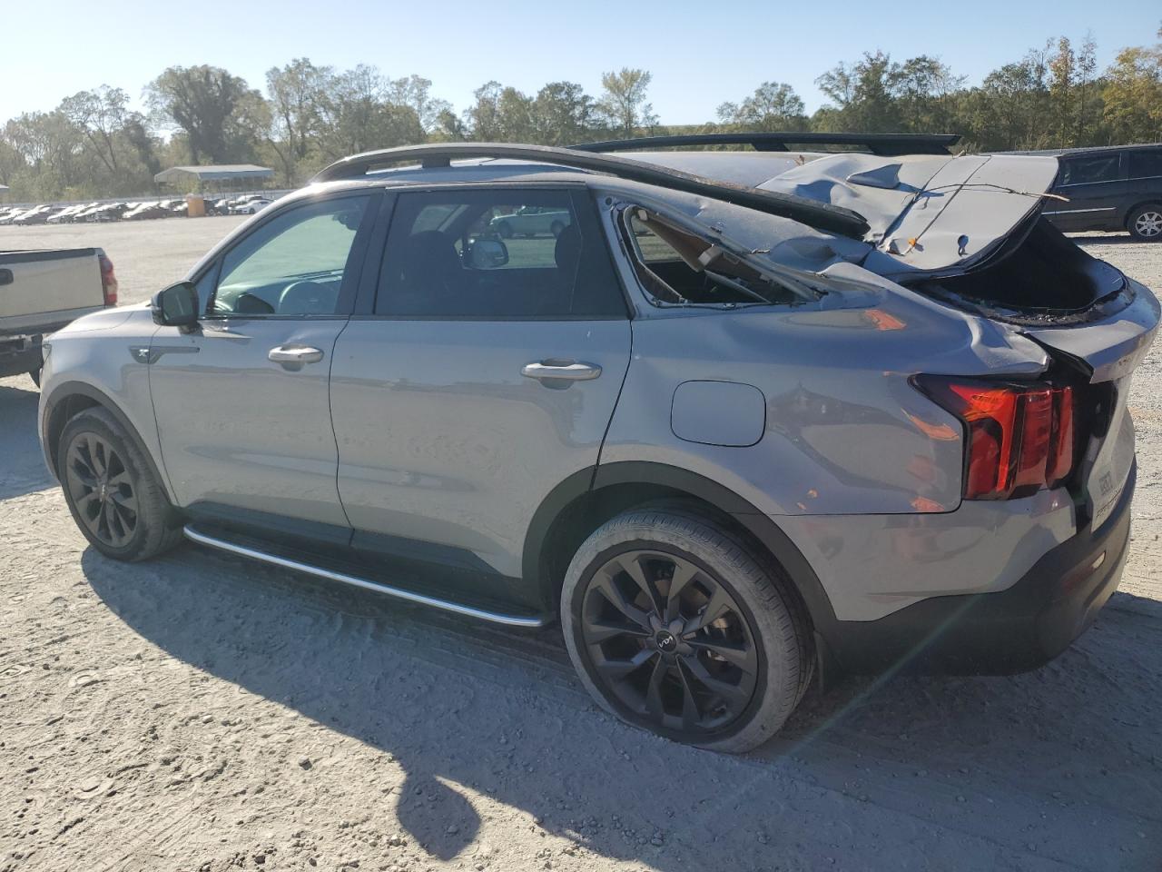 2023 Kia Sorento - Image 2