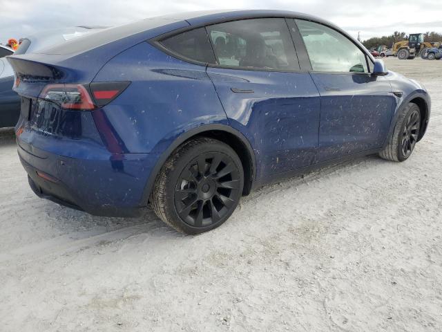 7SAYGDEE9NF381854 Tesla Model Y  3