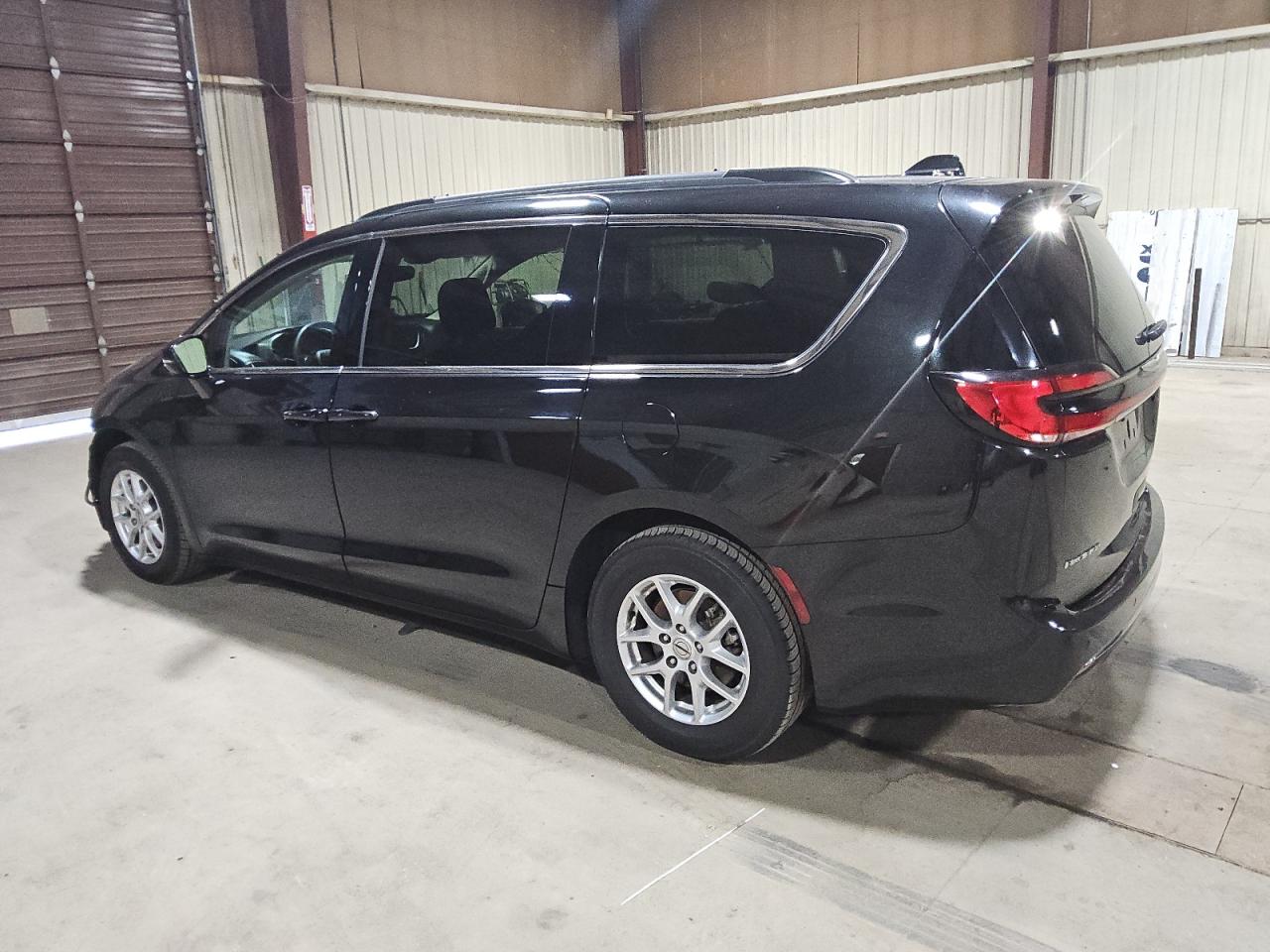 2022 Chrysler Pacifica - Image 2