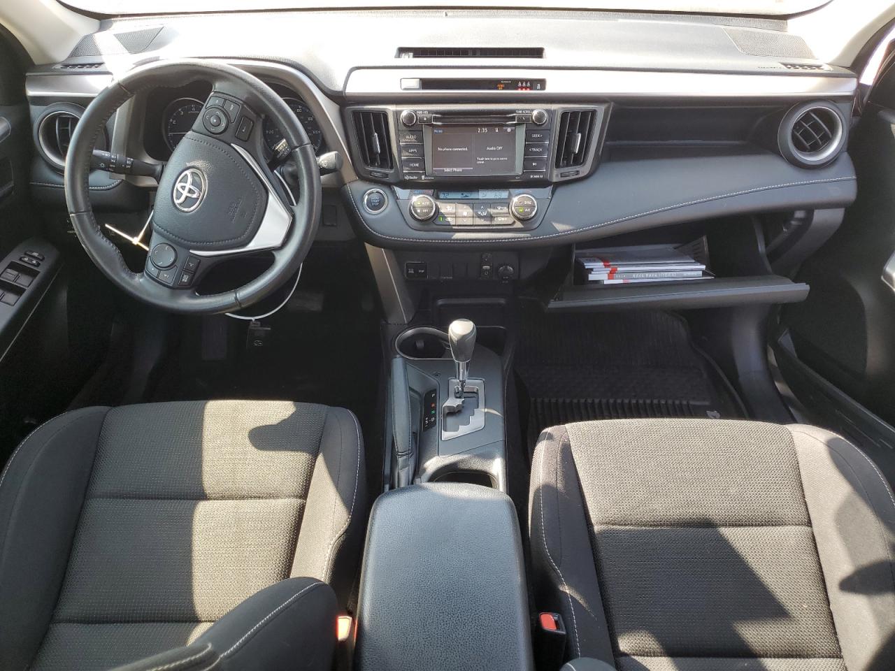 2018 Toyota RAV 4 - Image 8