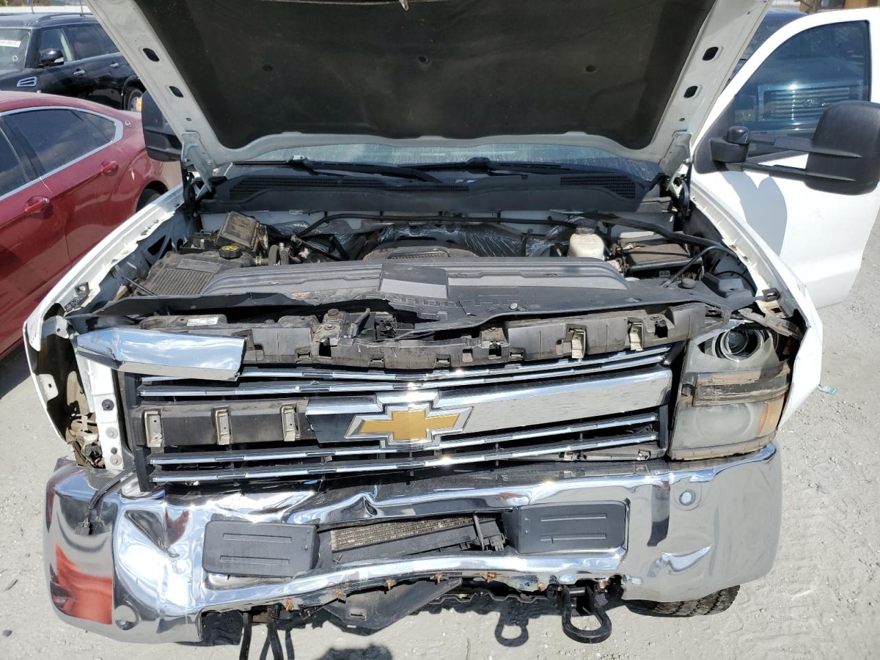 2015 Chevrolet Silverado - Image 13